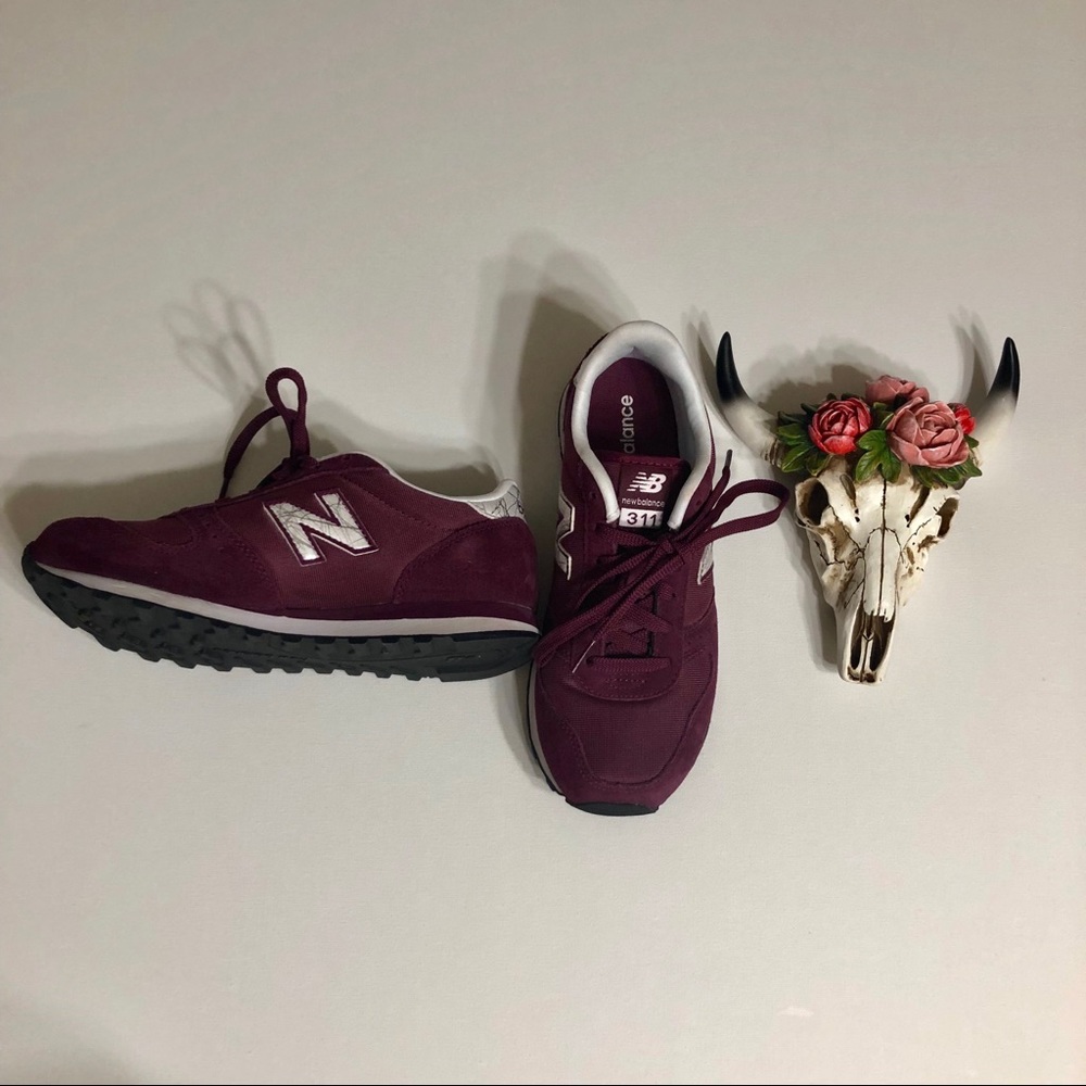 New Balance | Women’s 311s - Picture 2 of 8